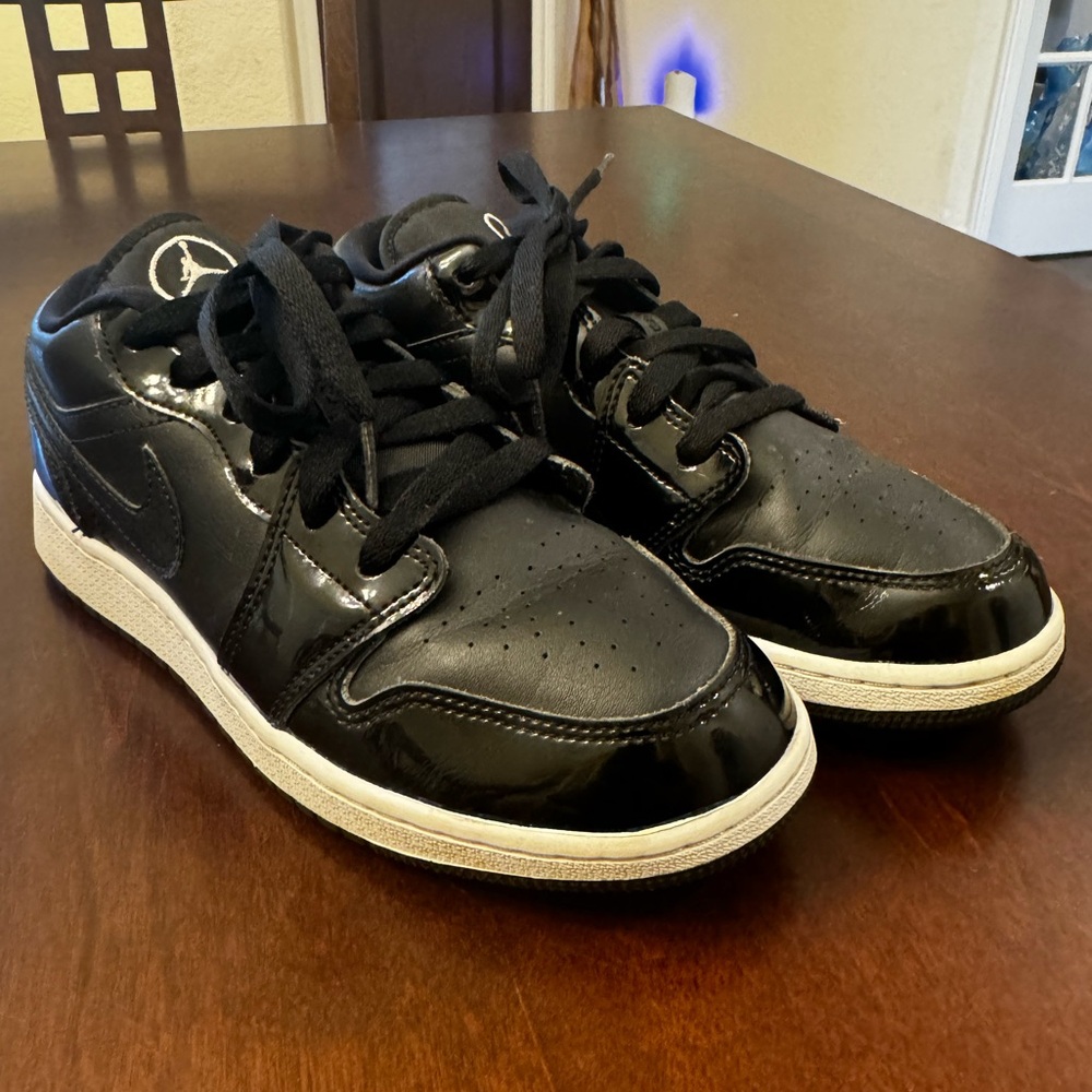 Authentic Air Jordan 1 Low All Star Sneakers! 2021! Size 6Y! Great Shape!